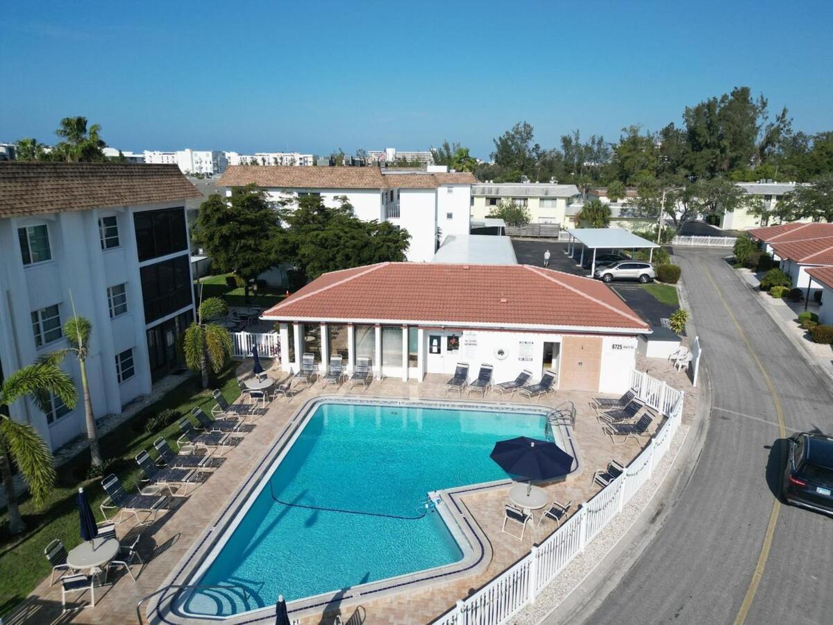 2 Bed 2 Bath Centrally Located On Siesta Key Sarasota Exterior foto